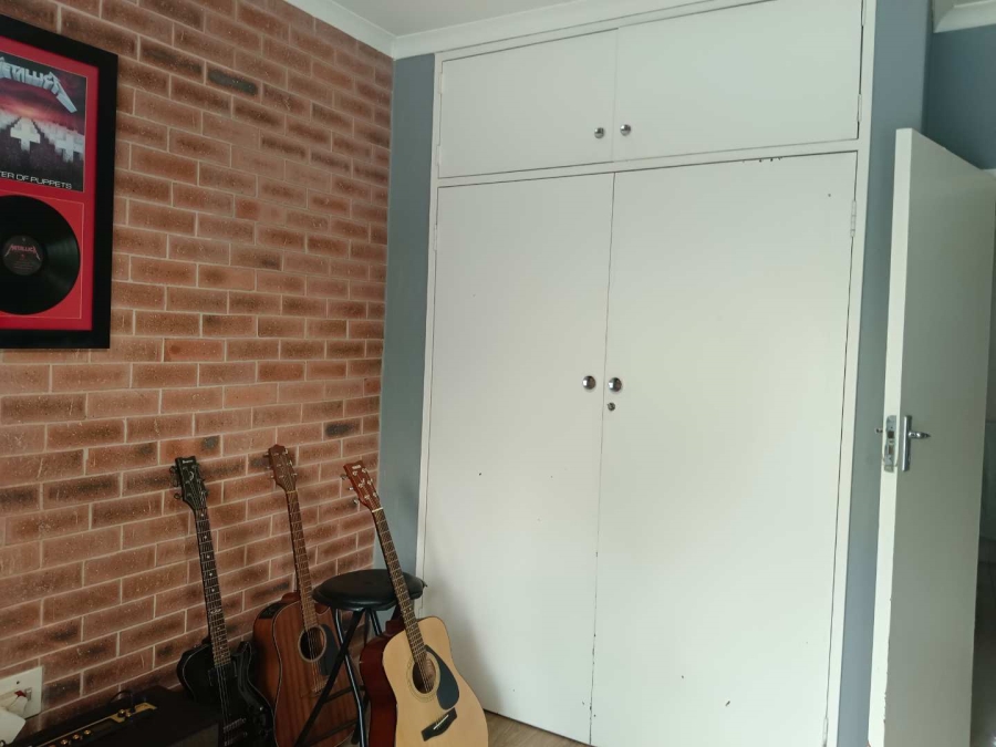 To Let 3 Bedroom Property for Rent in Randhart Gauteng