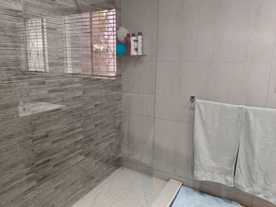 To Let 3 Bedroom Property for Rent in Randhart Gauteng