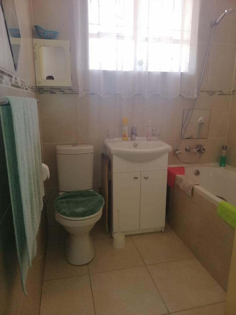To Let 1 Bedroom Property for Rent in Lambton Gauteng