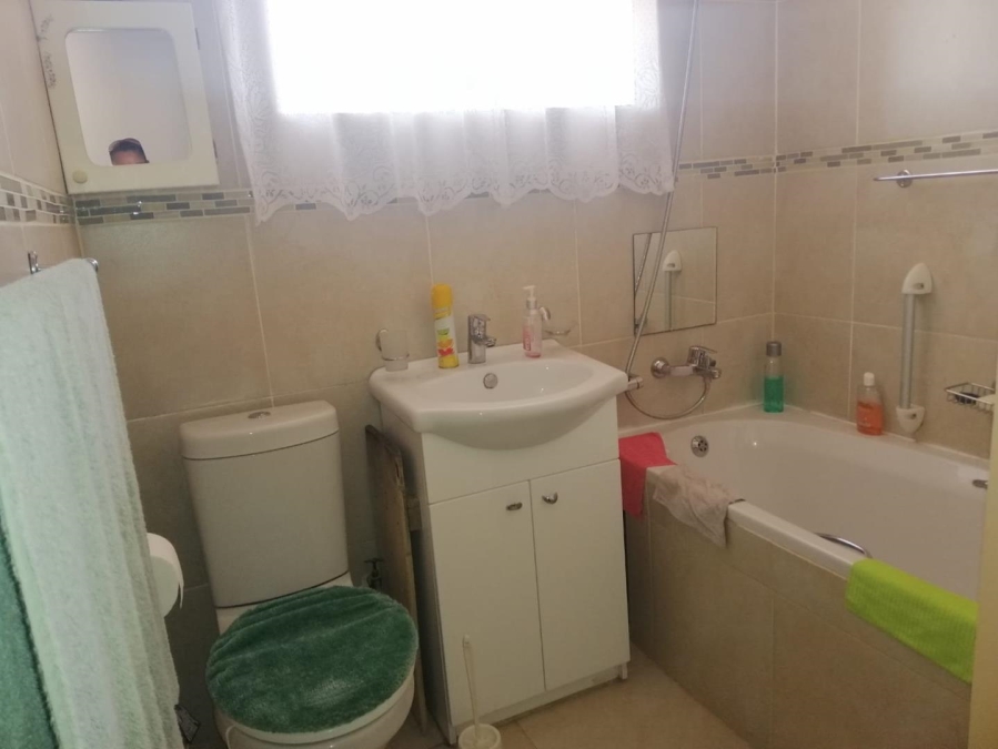 To Let 1 Bedroom Property for Rent in Lambton Gauteng