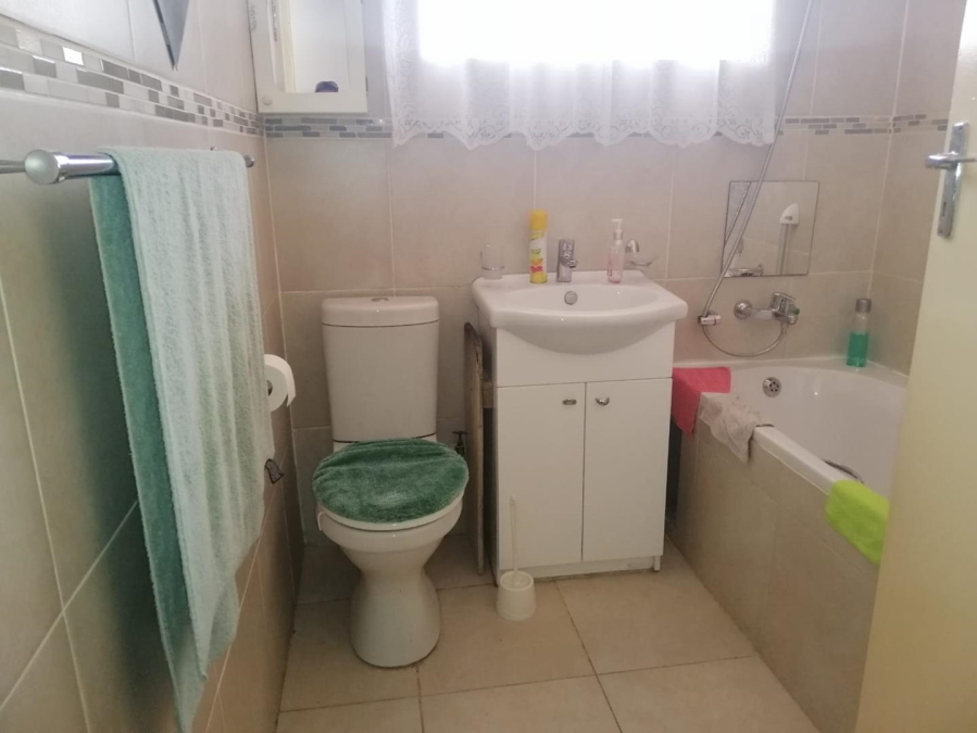 To Let 1 Bedroom Property for Rent in Lambton Gauteng