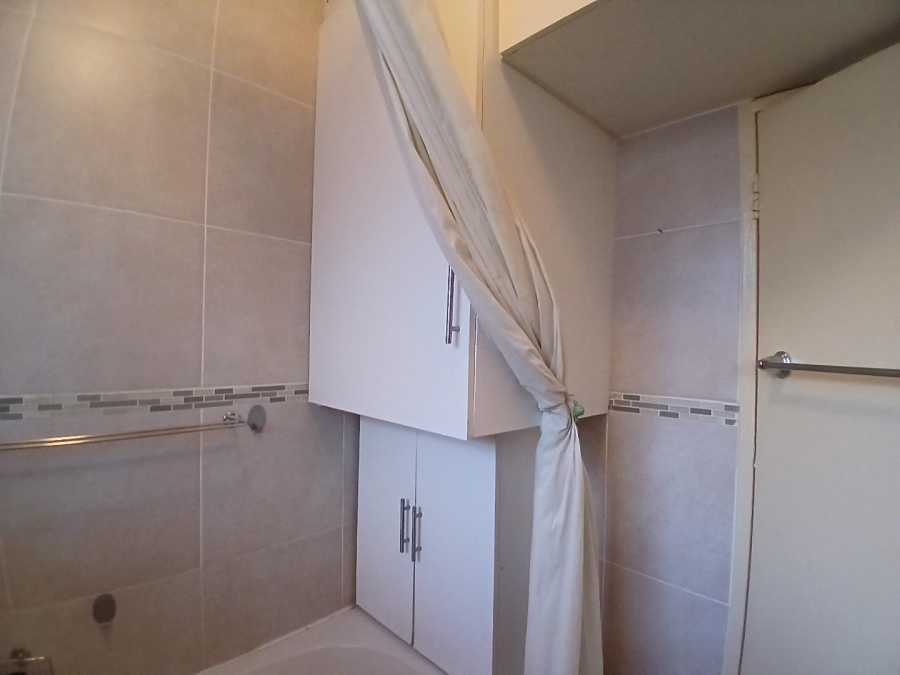 To Let 1 Bedroom Property for Rent in Lambton Gauteng
