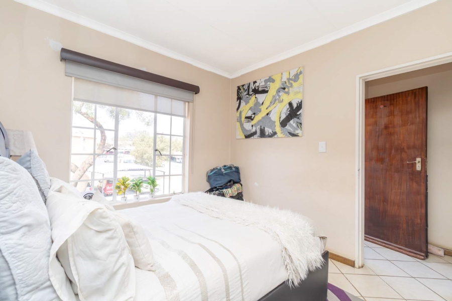 2 Bedroom Property for Sale in Honeypark Gauteng