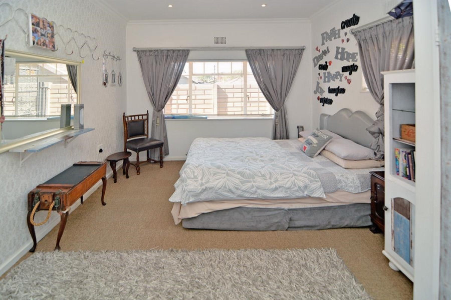 6 Bedroom Property for Sale in Glenhazel Gauteng