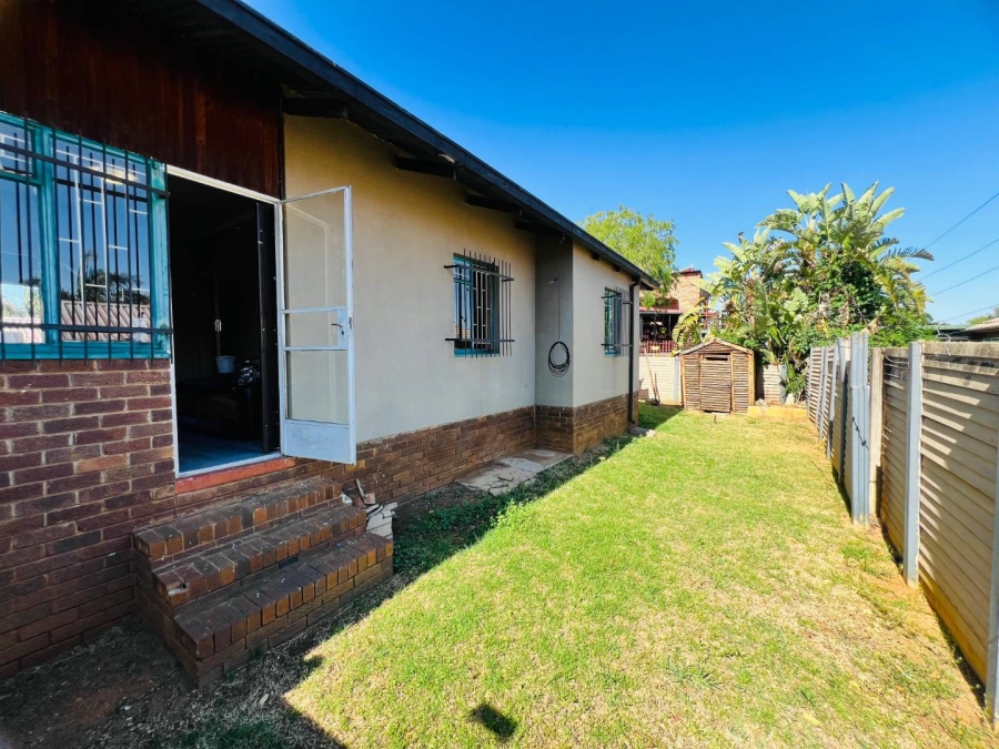 4 Bedroom Property for Sale in Mountain View Gauteng