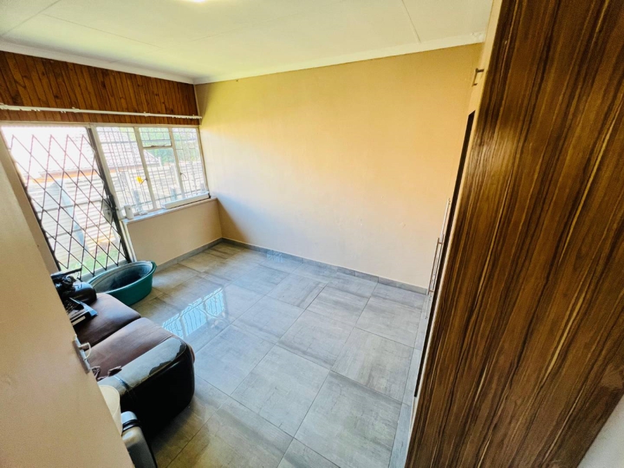 4 Bedroom Property for Sale in Mountain View Gauteng