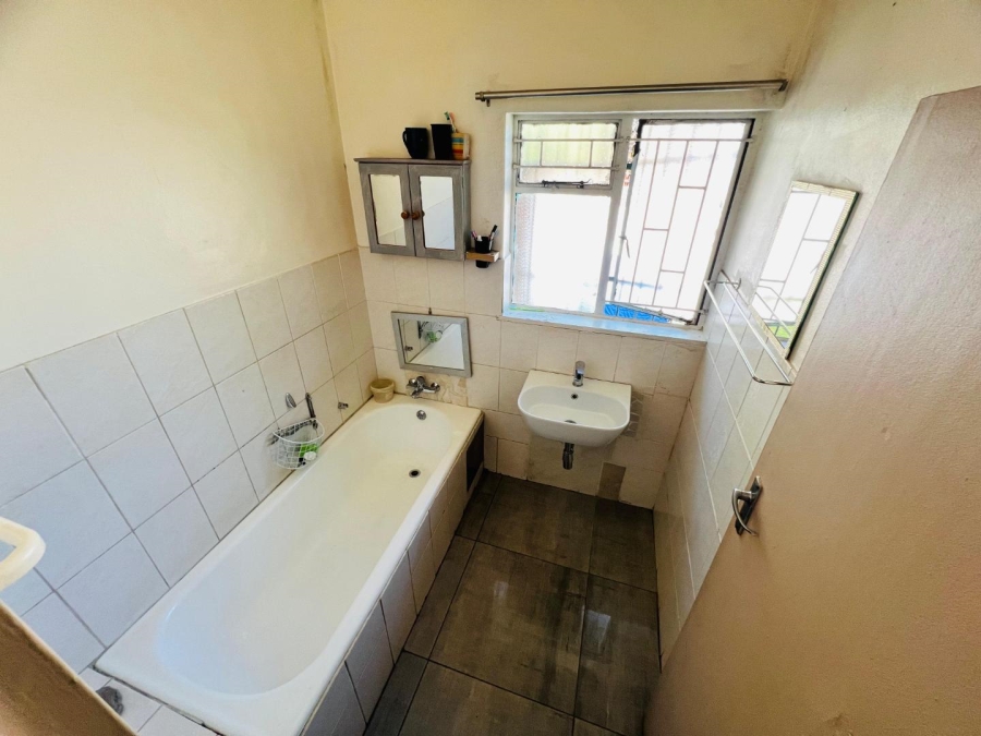 4 Bedroom Property for Sale in Mountain View Gauteng