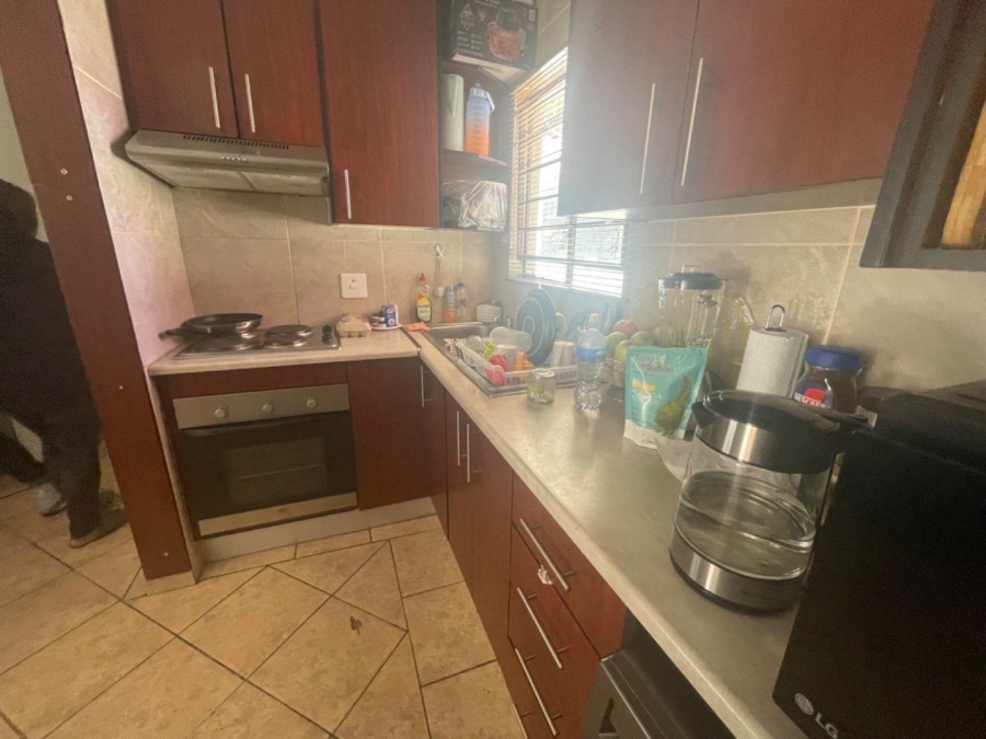 2 Bedroom Property for Sale in Glen Marais Gauteng