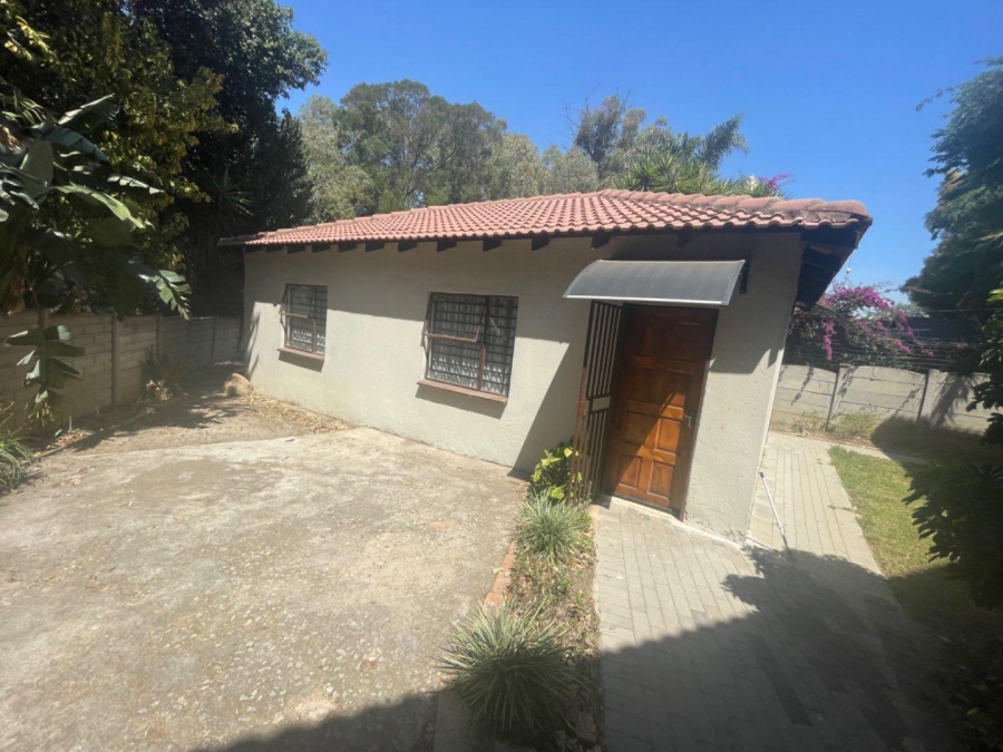 2 Bedroom Property for Sale in Glen Marais Gauteng