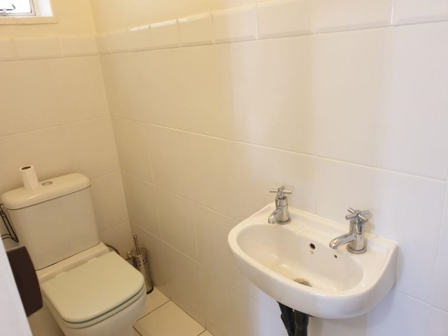 1 Bedroom Property for Sale in Rosebank Gauteng