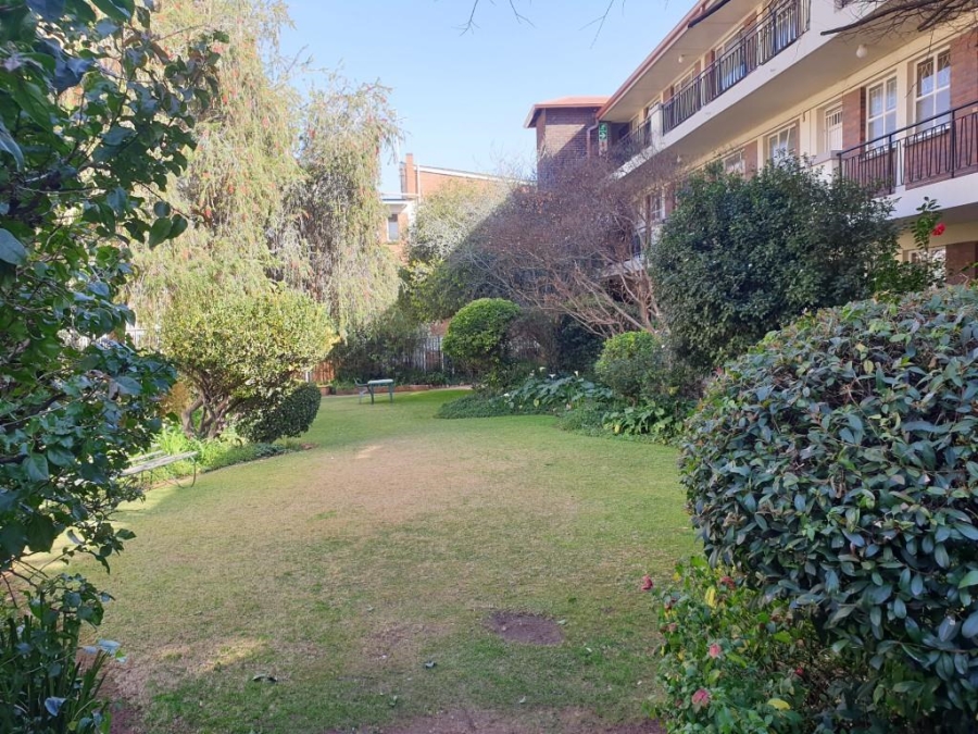 1 Bedroom Property for Sale in Rosebank Gauteng