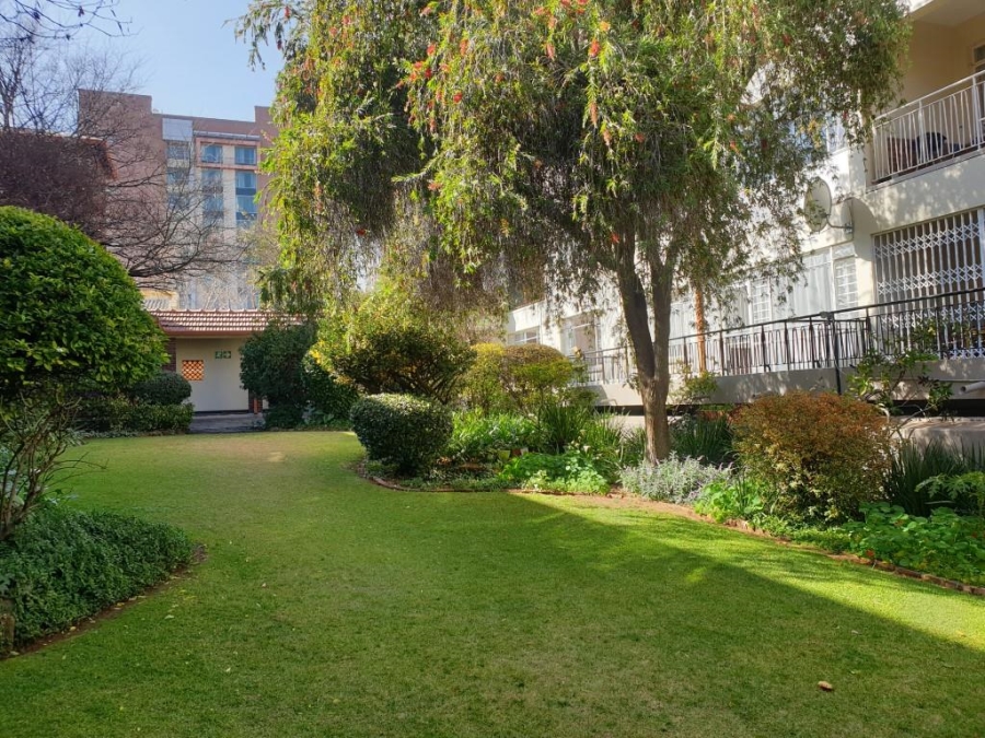 1 Bedroom Property for Sale in Rosebank Gauteng