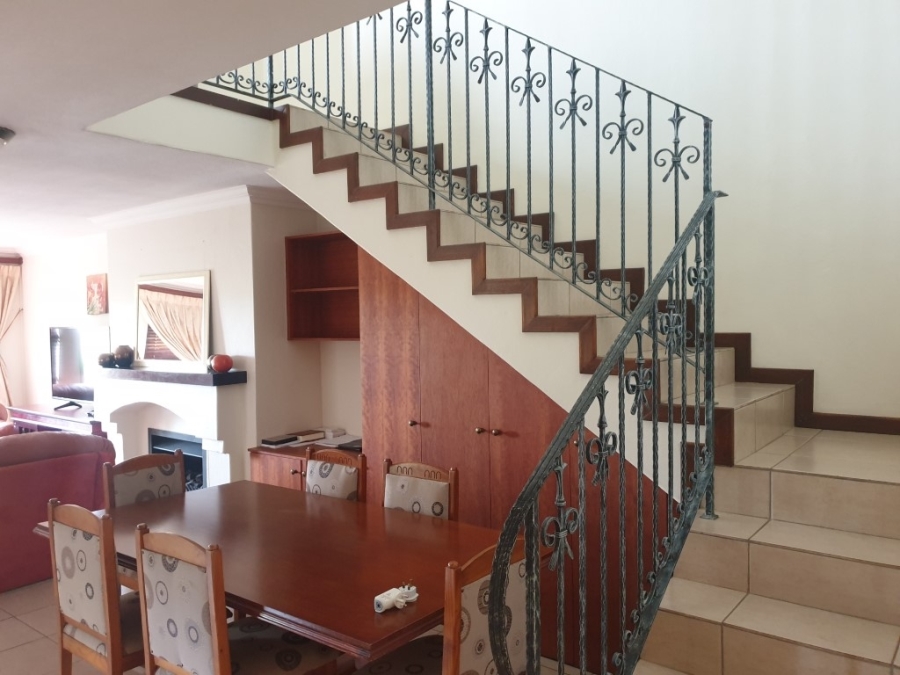 2 Bedroom Property for Sale in Dainfern Gauteng