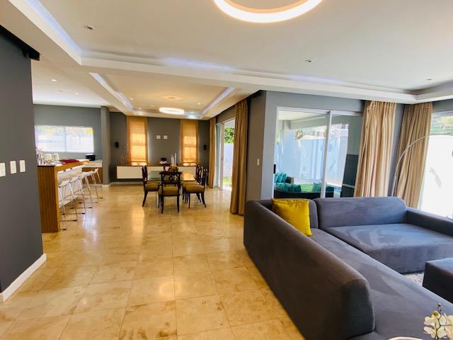 To Let 4 Bedroom Property for Rent in Sandown Gauteng