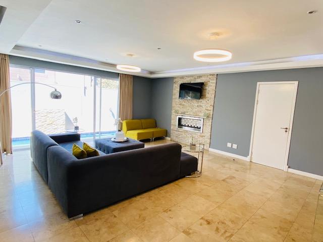 To Let 4 Bedroom Property for Rent in Sandown Gauteng