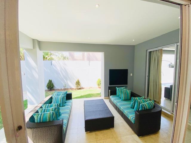 To Let 4 Bedroom Property for Rent in Sandown Gauteng