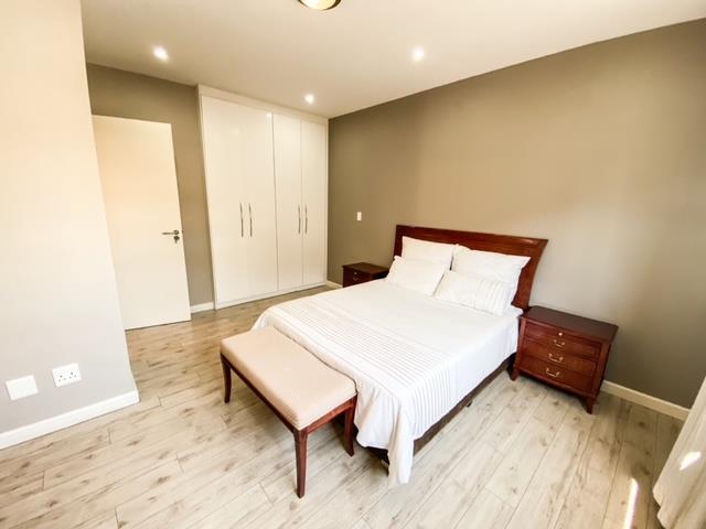 To Let 4 Bedroom Property for Rent in Sandown Gauteng