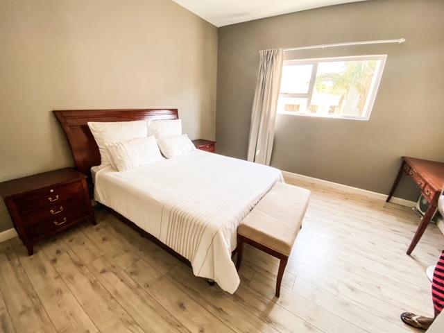 To Let 4 Bedroom Property for Rent in Sandown Gauteng