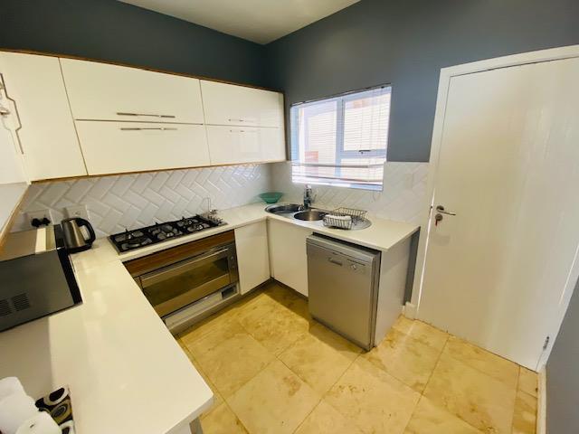 To Let 4 Bedroom Property for Rent in Sandown Gauteng