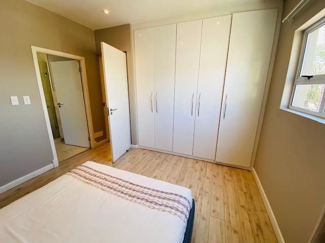 To Let 4 Bedroom Property for Rent in Sandown Gauteng