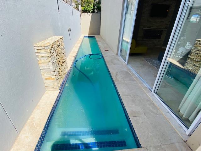To Let 4 Bedroom Property for Rent in Sandown Gauteng