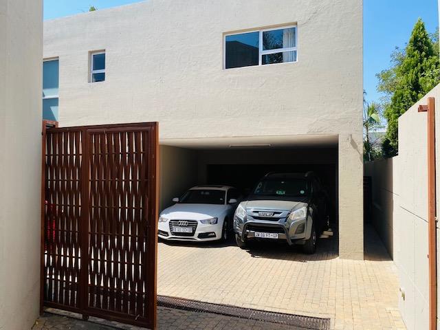 To Let 4 Bedroom Property for Rent in Sandown Gauteng