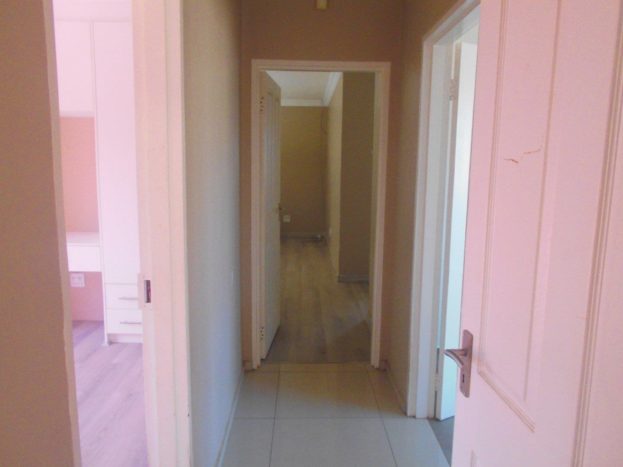 To Let 2 Bedroom Property for Rent in Brackenhurst Gauteng