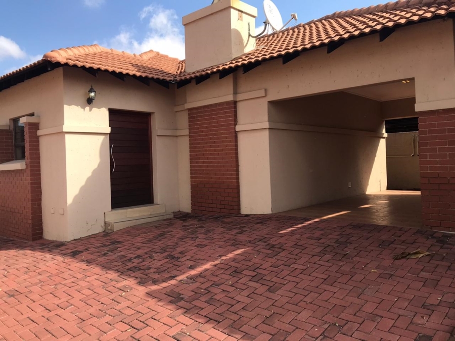 To Let 2 Bedroom Property for Rent in Brackenhurst Gauteng