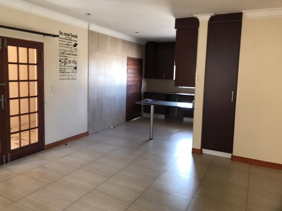 To Let 2 Bedroom Property for Rent in Brackenhurst Gauteng