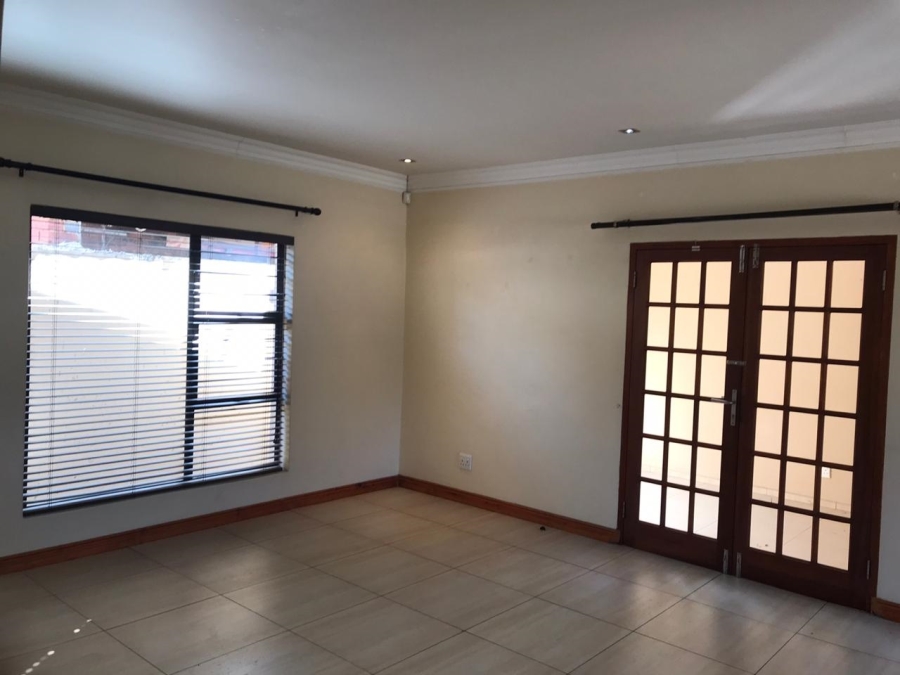 To Let 2 Bedroom Property for Rent in Brackenhurst Gauteng