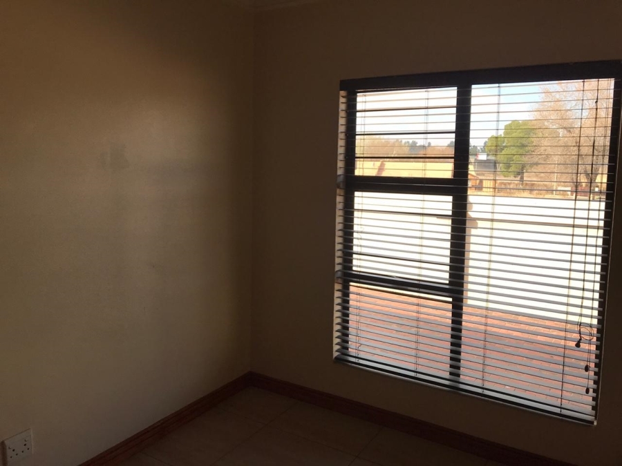To Let 2 Bedroom Property for Rent in Brackenhurst Gauteng