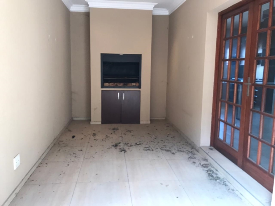 To Let 2 Bedroom Property for Rent in Brackenhurst Gauteng
