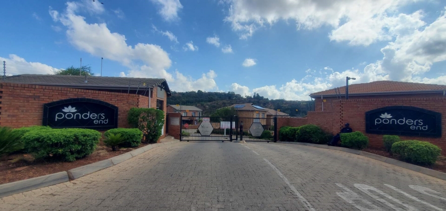 2 Bedroom Property for Sale in Helderkruin Gauteng