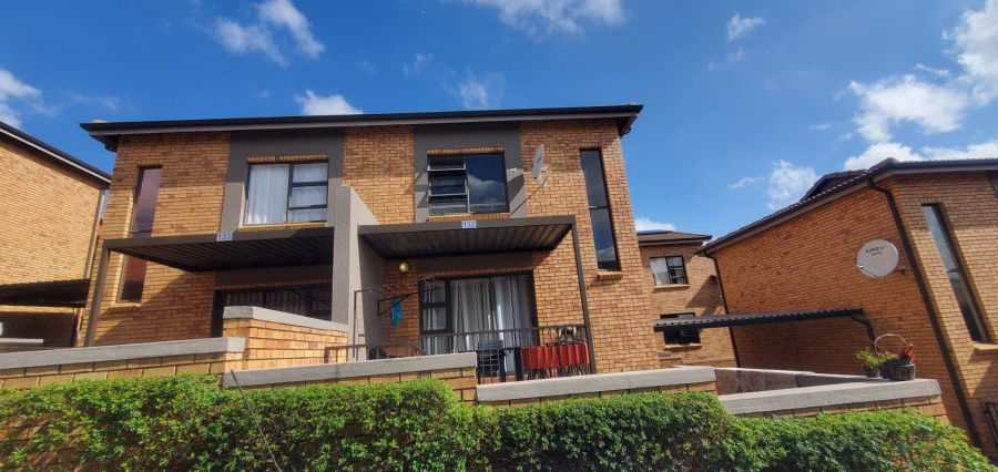 2 Bedroom Property for Sale in Helderkruin Gauteng