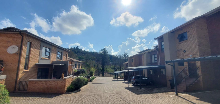 2 Bedroom Property for Sale in Helderkruin Gauteng