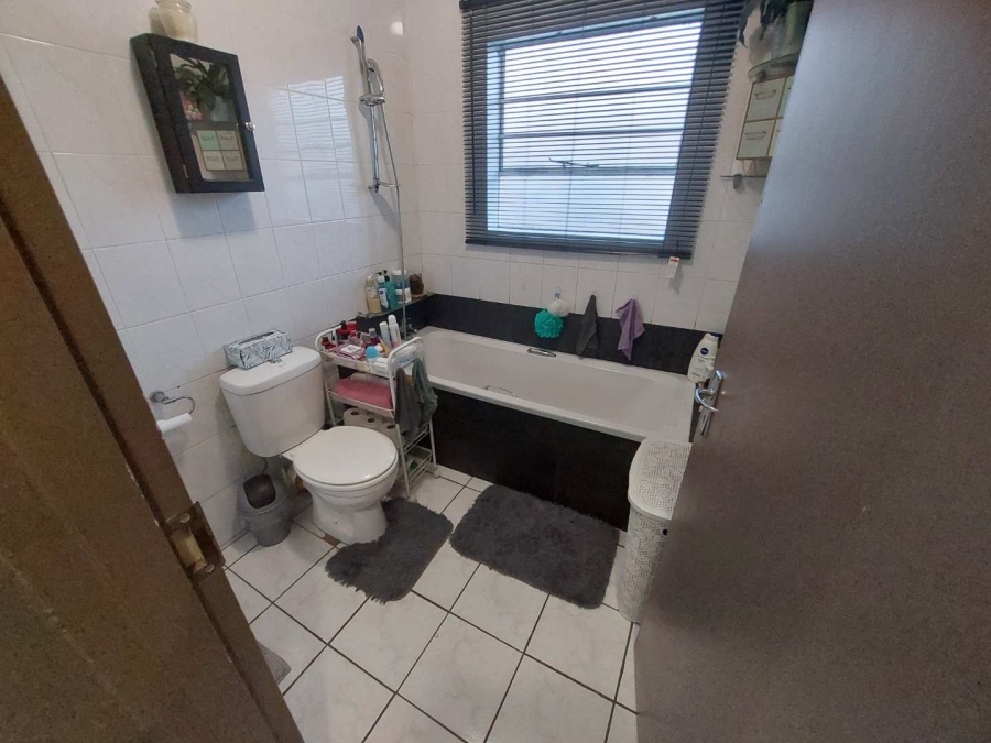 To Let 2 Bedroom Property for Rent in Meyersdal Gauteng