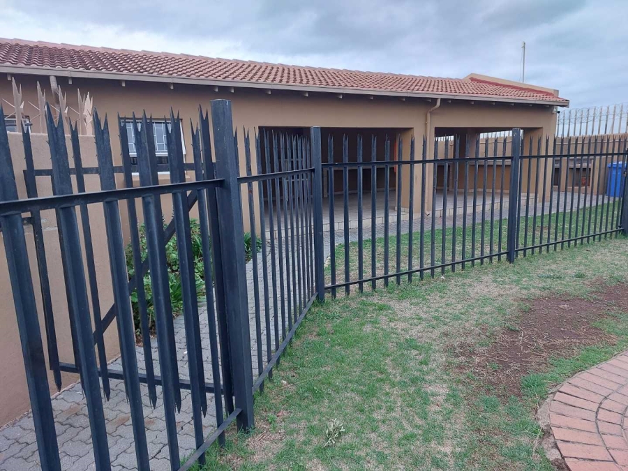 To Let 2 Bedroom Property for Rent in Meyersdal Gauteng