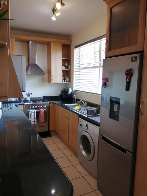 To Let 1 Bedroom Property for Rent in Illovo Gauteng