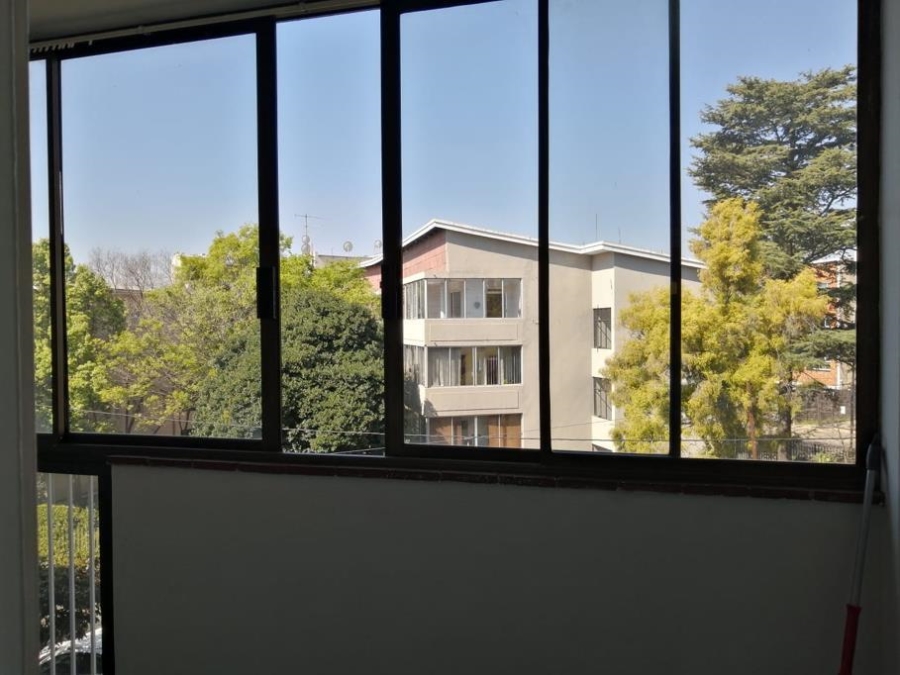 To Let 1 Bedroom Property for Rent in Illovo Gauteng