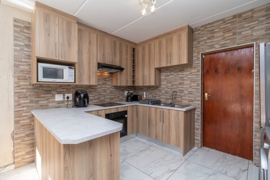 3 Bedroom Property for Sale in Honeypark Gauteng