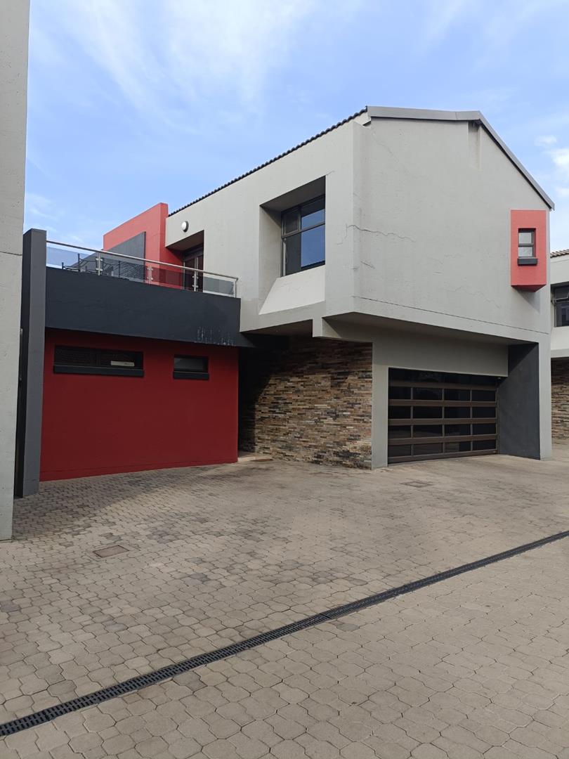 4 Bedroom Property for Sale in Waterkloof Gauteng