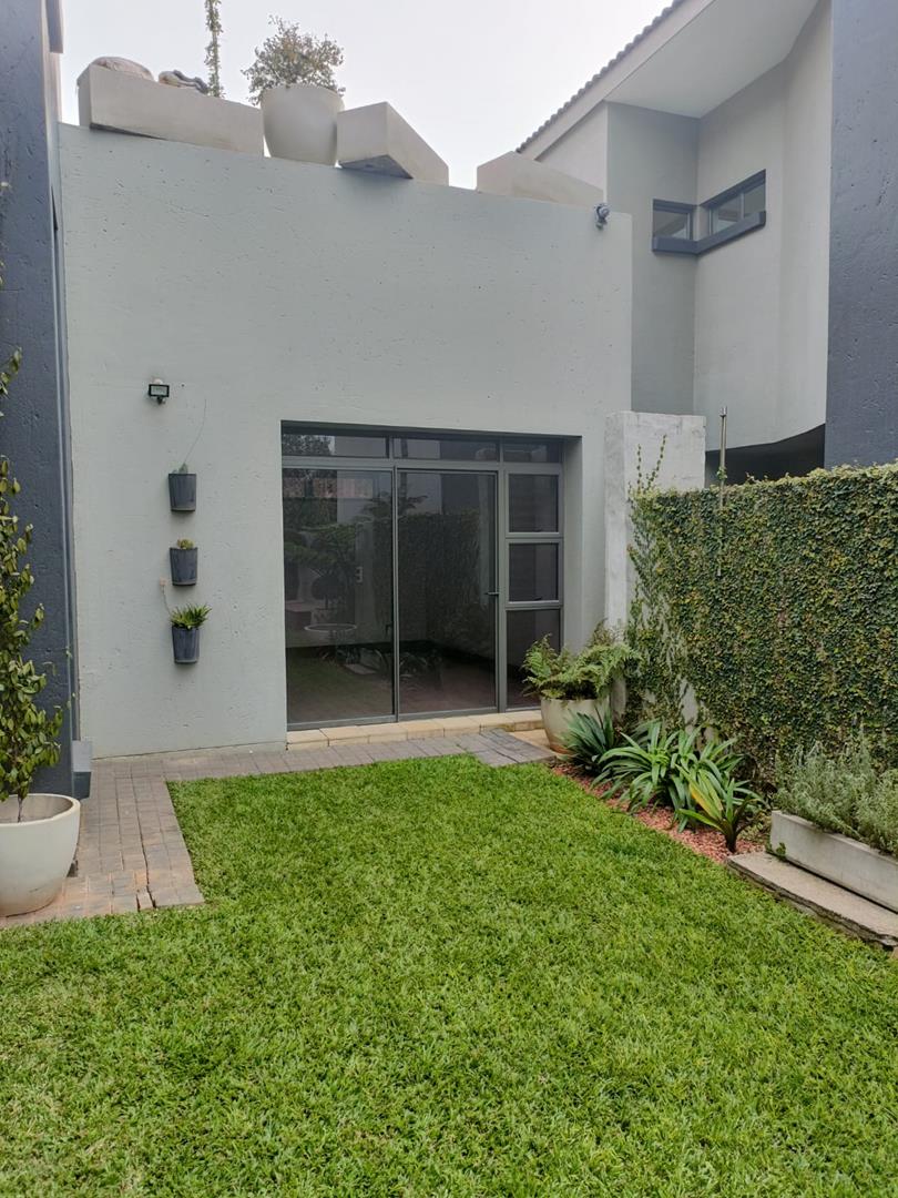 4 Bedroom Property for Sale in Waterkloof Gauteng