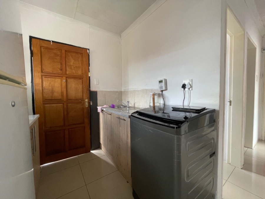 To Let 3 Bedroom Property for Rent in Groblerpark Gauteng