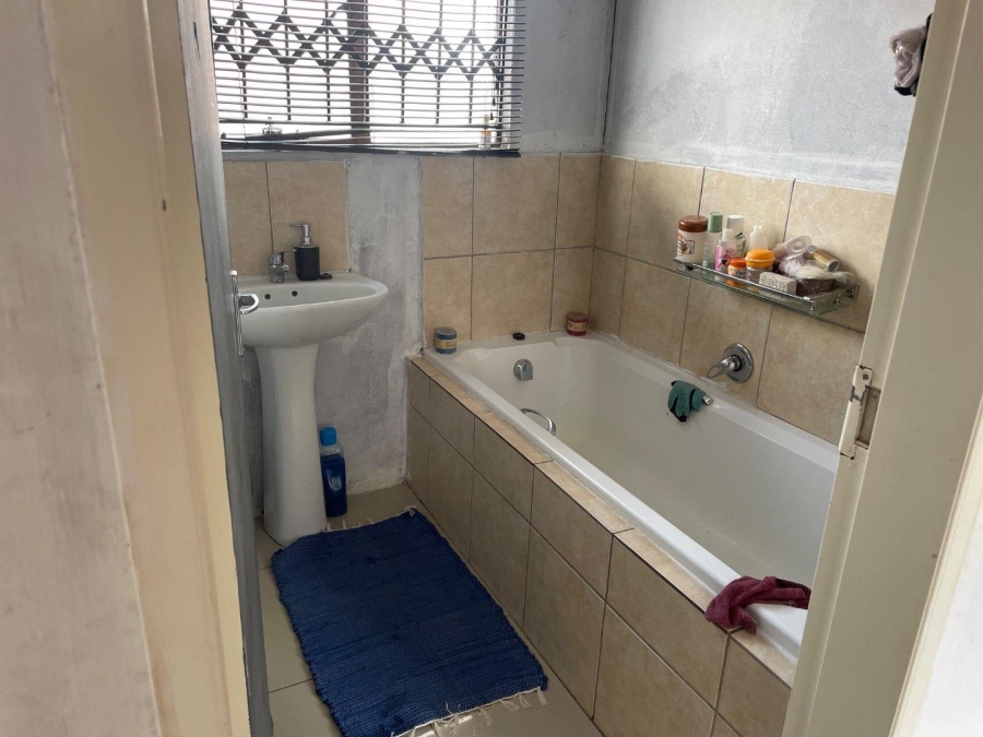 To Let 3 Bedroom Property for Rent in Groblerpark Gauteng