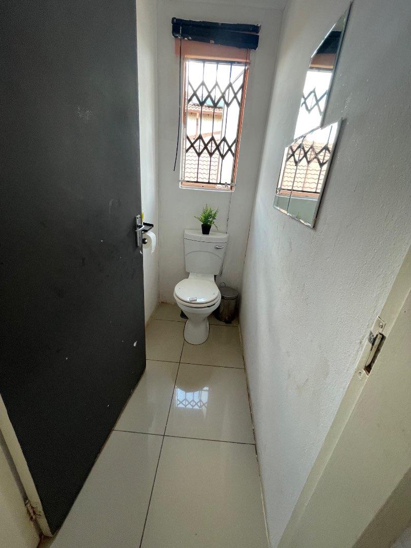 To Let 3 Bedroom Property for Rent in Groblerpark Gauteng