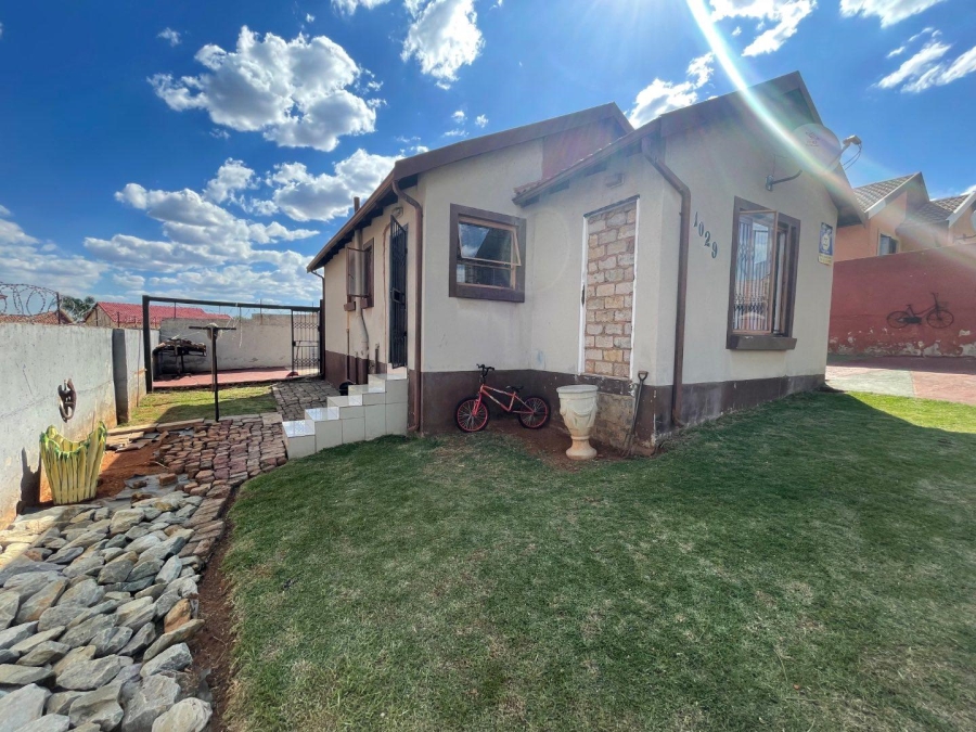 To Let 3 Bedroom Property for Rent in Groblerpark Gauteng