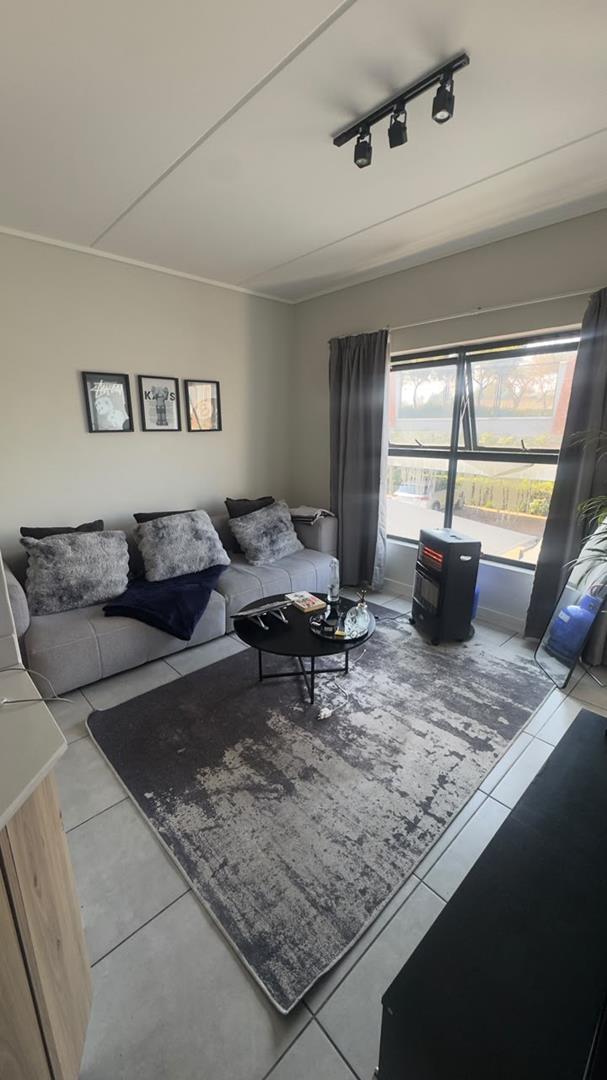 To Let 1 Bedroom Property for Rent in Waterfall Gauteng