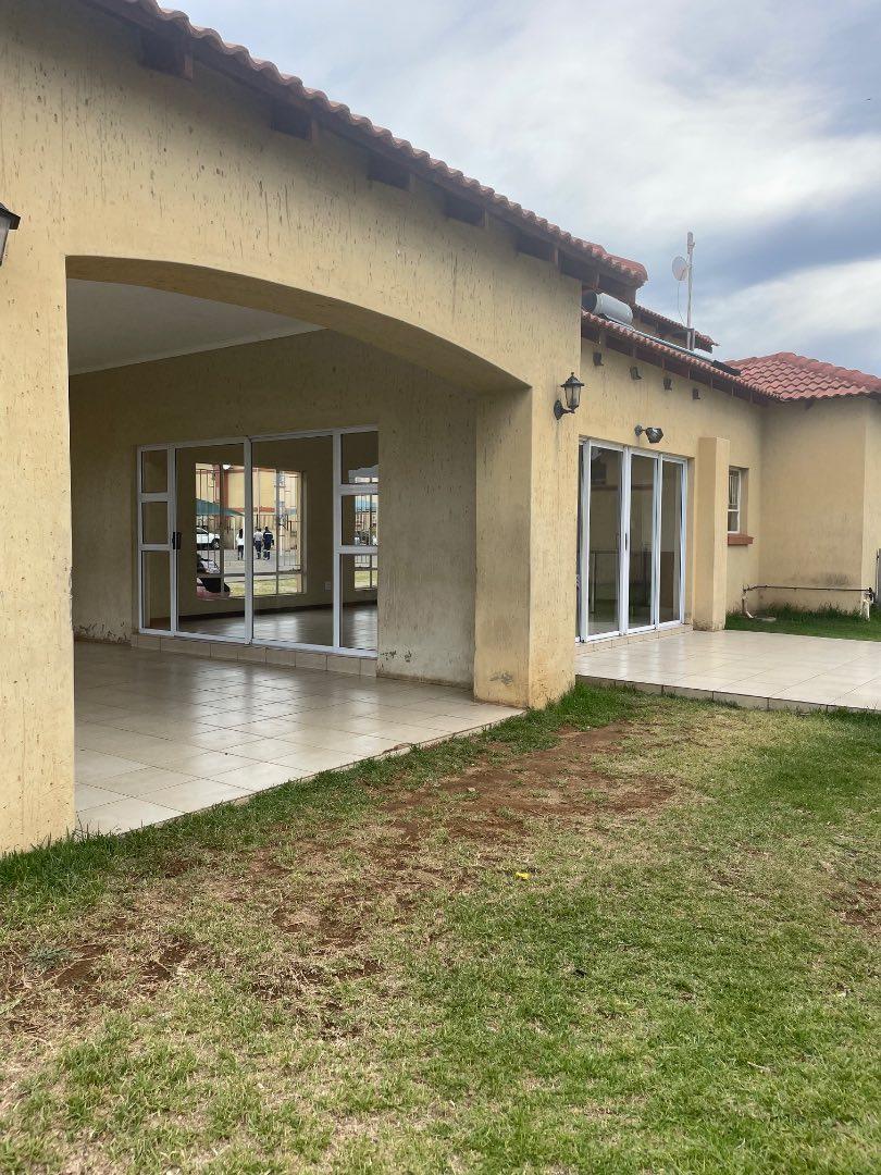 2 Bedroom Property for Sale in Aeroton Gauteng