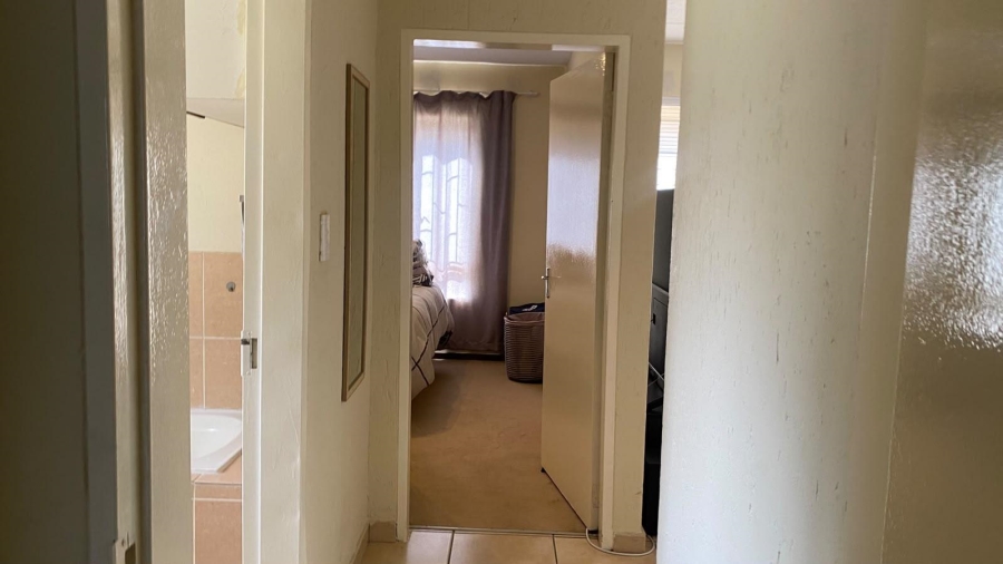 2 Bedroom Property for Sale in Aeroton Gauteng