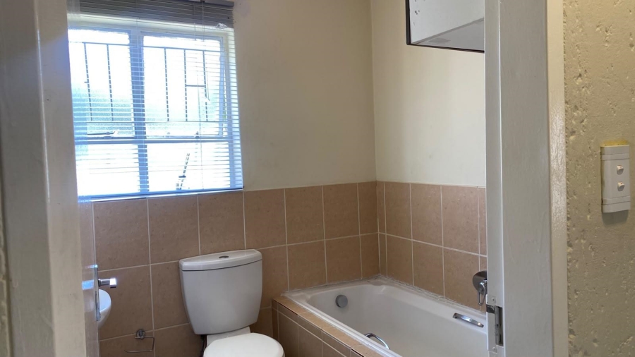 2 Bedroom Property for Sale in Aeroton Gauteng